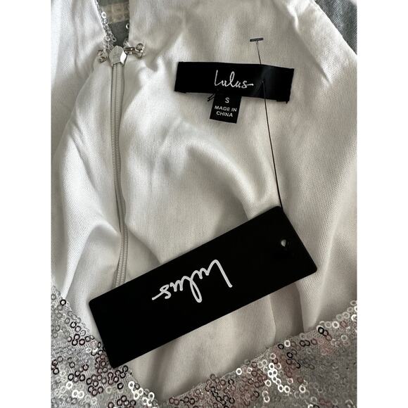 New Lulu's Hilaria Silver Sequin Bodycon Mini Halter Dress Faux Wrap Hem Small - Picture 6 of 7